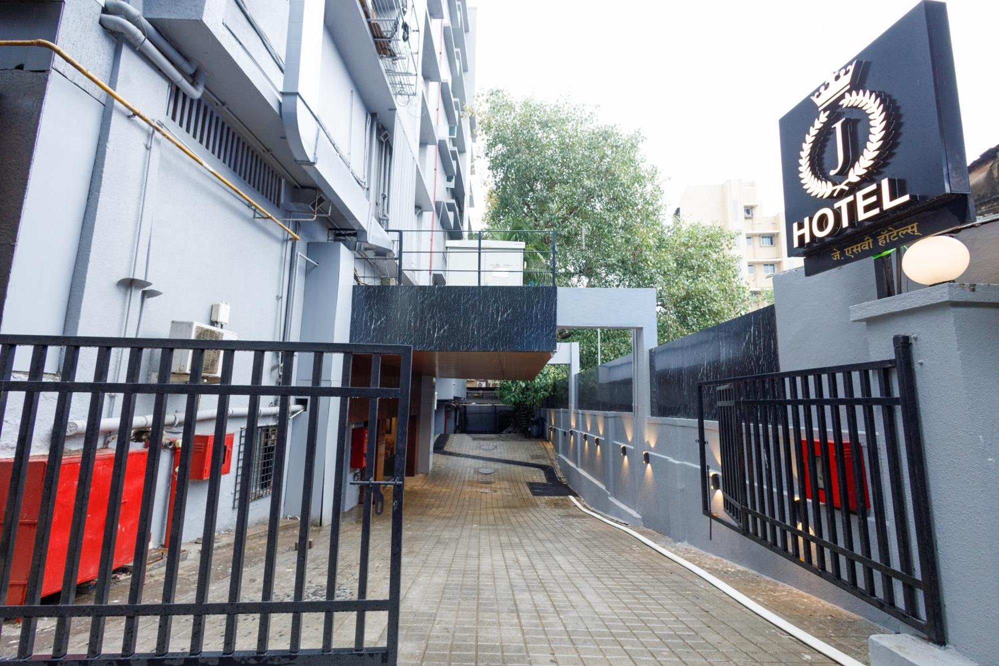 J Hotel And Banquets Mumbai Exterior foto